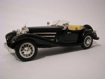 picture of a black toy car