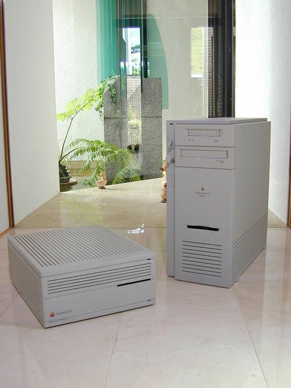 image of old Macintosh llci