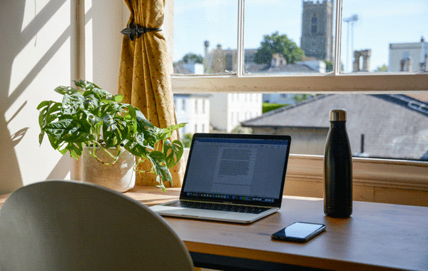 clean nordic work desk