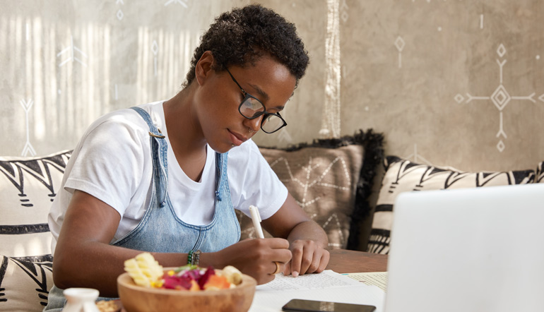 busy freelancer plans work on week